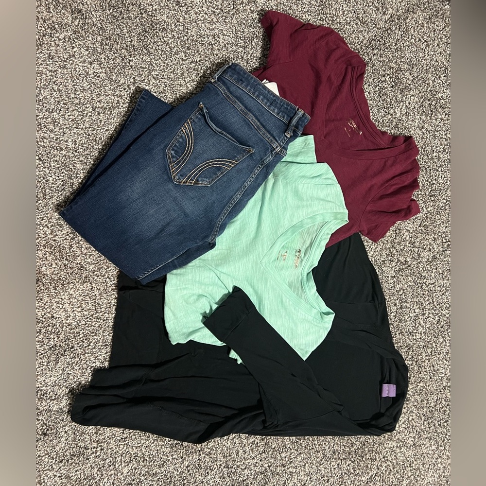 Arizona Jean V-neck bundle size S
